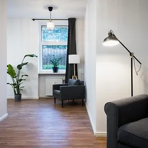  Apartment Sonnig & Helle Alexanderplatz In 15min Zu Erreichen, Herthastrasse Sehr Schoen Und Gross Fuer Gruppen Geeignet